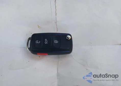 2019 Volkswagen Beetle 2.0T Se z USA, uszkodzony, nr VIN 3VWJD7AT1KM711990